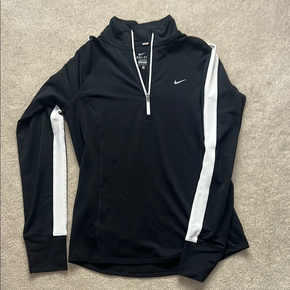Nike Black and White Fitted Athletic 1/4 Zip